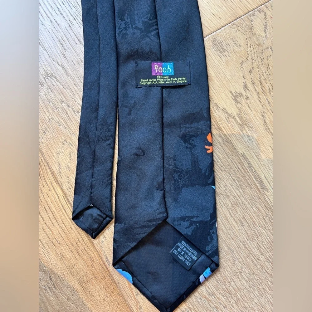 Vintage Disney winnie the pooh necktie